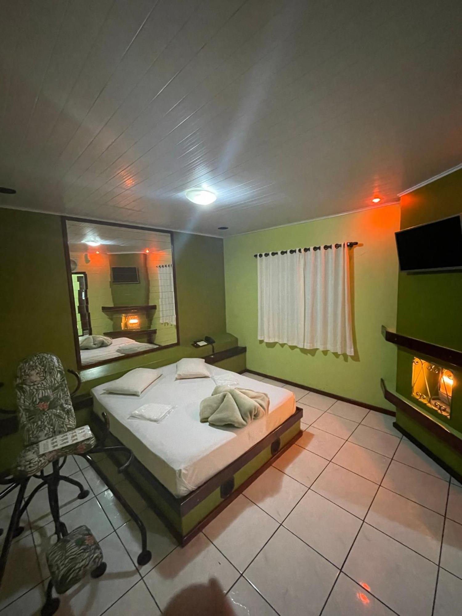 Love hotel Free Way *